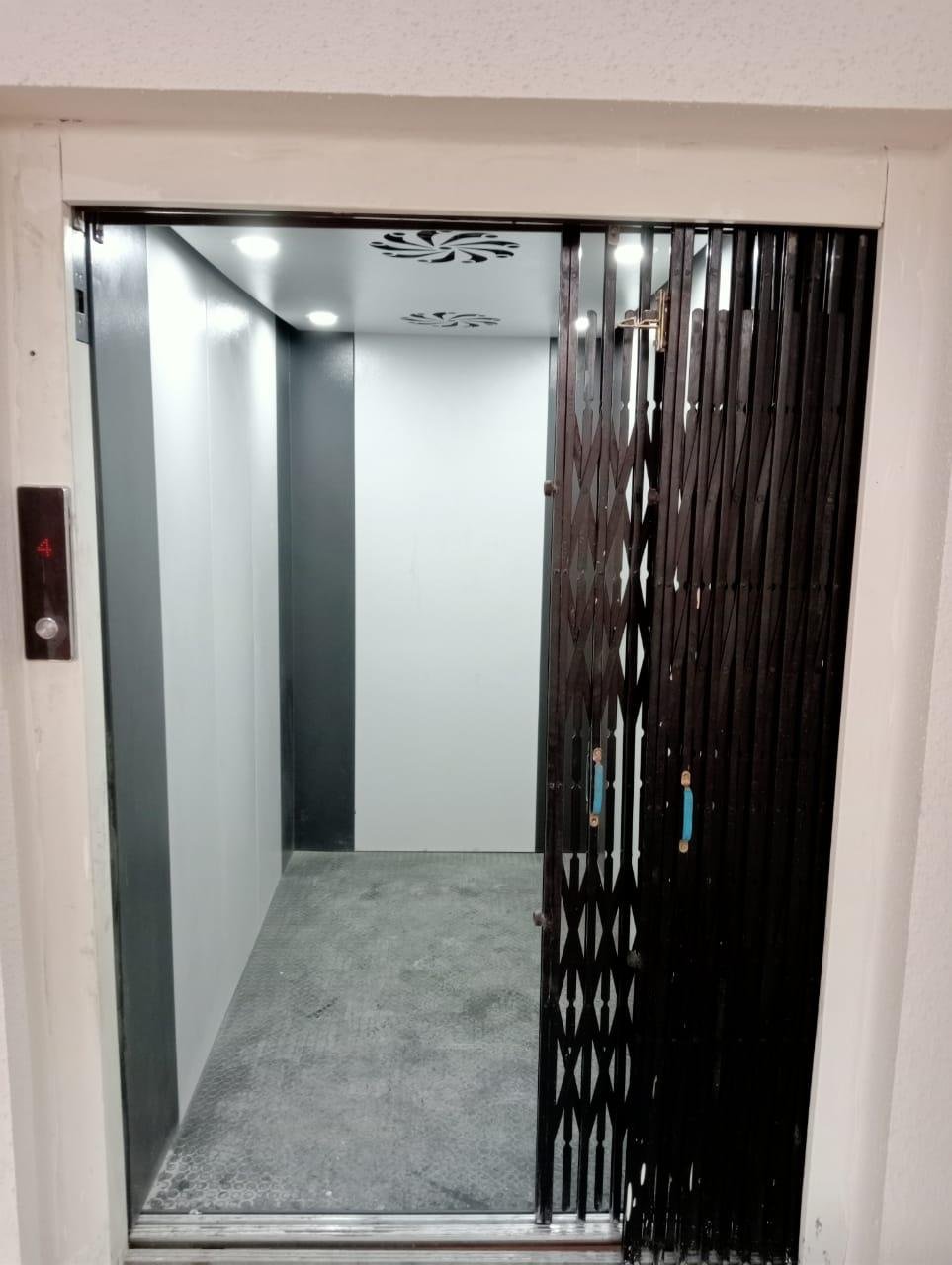 Goods & Service Lifts
